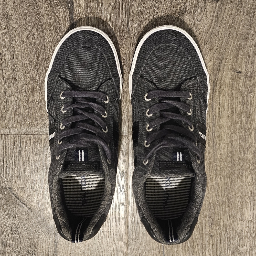 Nautica Youth Shoes Style Hull Gray, Size 4 Youth Great Condition Boys Sneakers - Picture 4 of 14